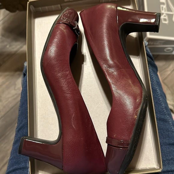 Leather heels - Picture 6 of 6
